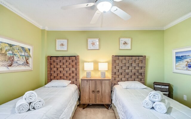 Inlet Reef 510 2 Bedroom Condo by RedAwning