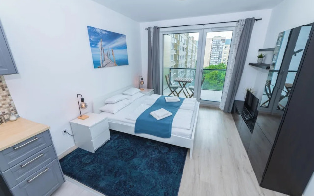 WaterFront City Apartments by UrbanRent