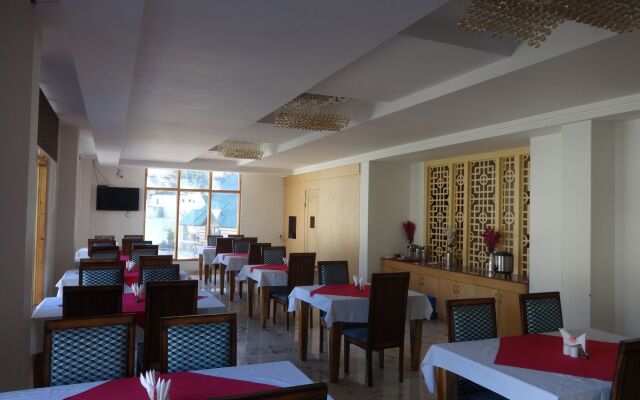 Hill County Resort & Spa, Manali