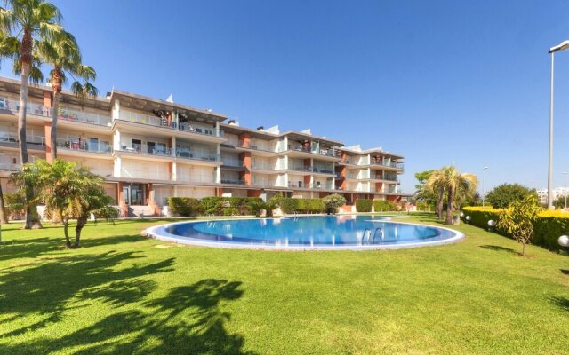 Dune - Modern Apartment With Shared Pool and Close to the Beach. Free Wifi