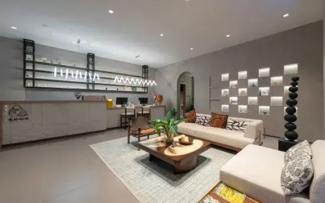 Qingrongli Boutique Inn (Mangshi Square & Dai Ancient Town Branch)