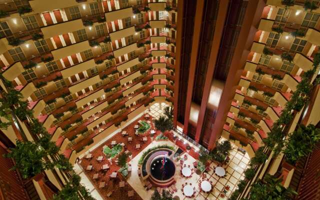 Отель Embassy Suites by Hilton Charlotte Concord Golf Resort & Spa