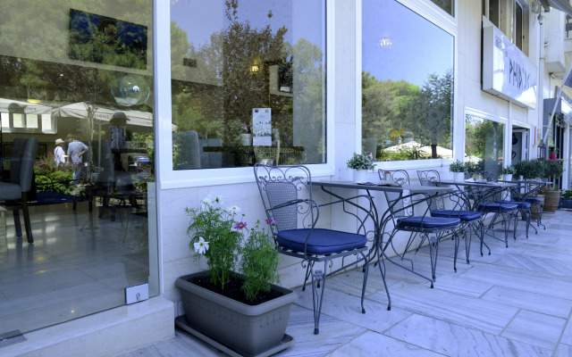 Phidias Hotel