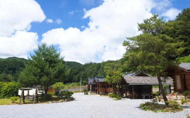 Pyeongchang Hwangtogudeulmaeul Pension