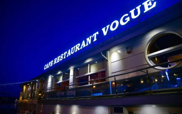 Vogue Apartments Room