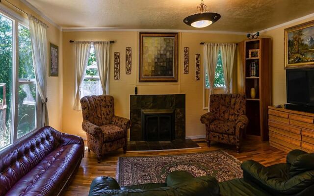 Madi's Place ~ Guest House