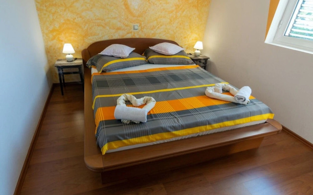 Suzy - 80m From the sea - A2 Četvorka