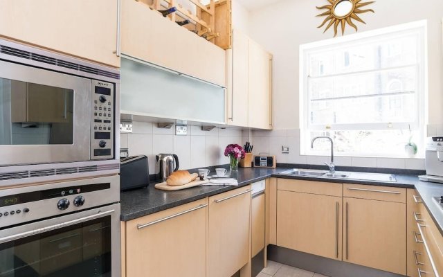 Beautiful Traditional 2BR in Central London