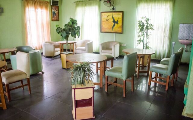 Allonze Hotel