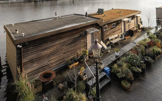 little AMSTEL HouseBoat