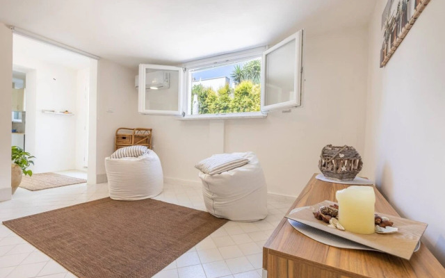 Belvedere - Seafront Apartment - 3 Places