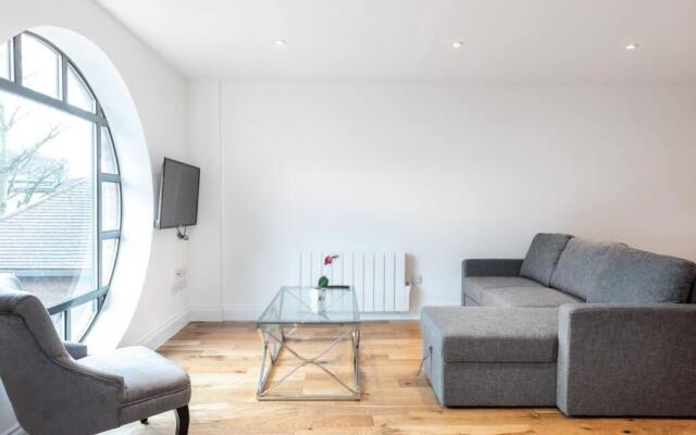 Large Apartment close to London BR1 II