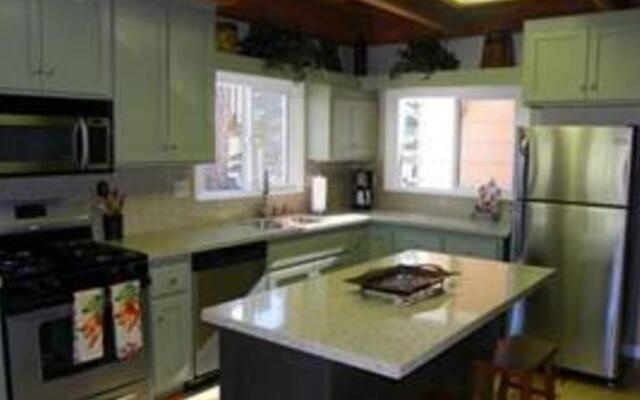 RedAwning A Panoramic Lakeview