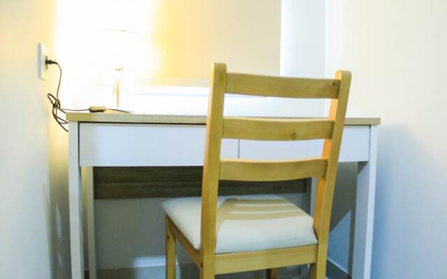 Modern and Comfortable Studio Springwood Apartment