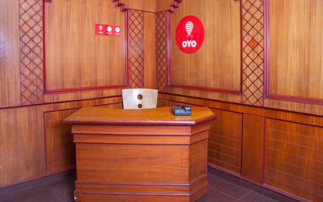 OYO 10068 Hotel Rathna