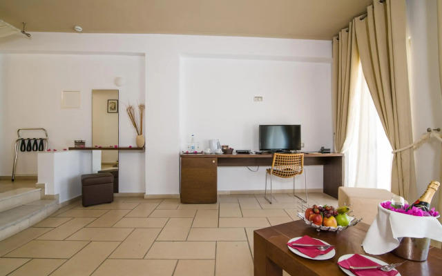 Hotel Antinea Suites & SPA