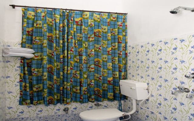 OYO 16825 Home Cozy Green View Stay Goverdhan Villas