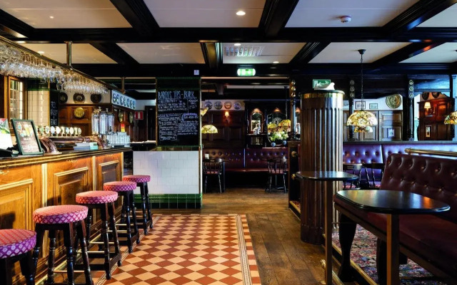Hotel Bishops Arms Mora