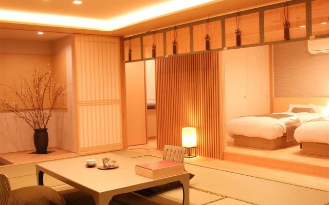 Toba Grand Hotel