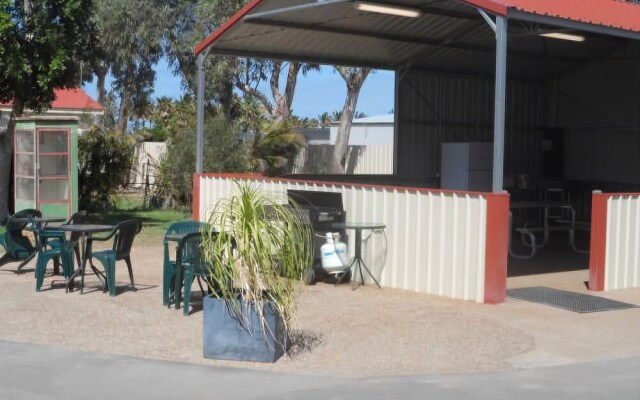 Outback Oasis Caravan Park