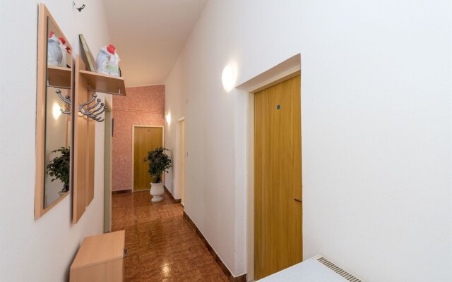 Apartments and Rooms Dragica