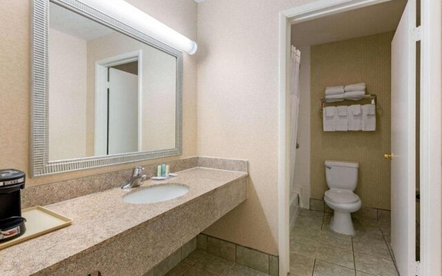 Quality Inn & Suites Oceanside near Camp Pendleton