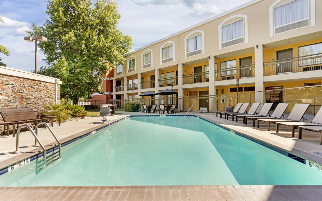 Best Western Plus Rancho Cordova Inn