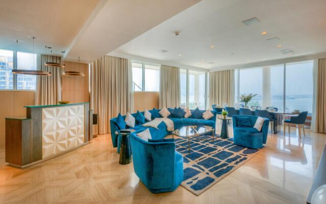 Dxb - Five - 30301 - Pj