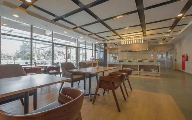Teraskita Hotel Makassar managed by DAFAM