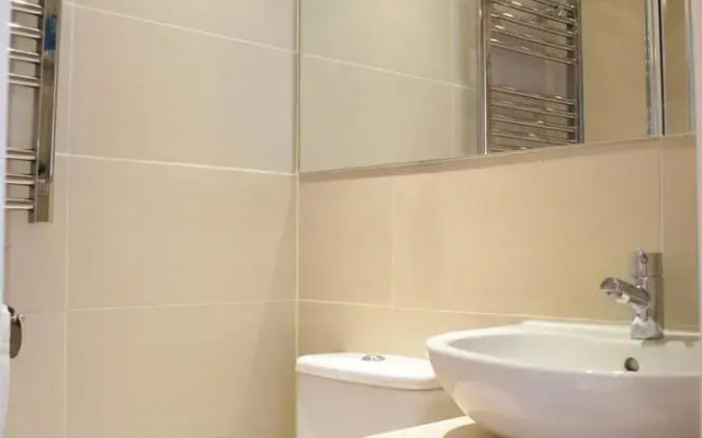 1 Bedroom Flat in Notting Hill With Mezzanine