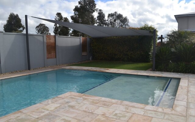 Waterview- Stoneleigh at Yarra
