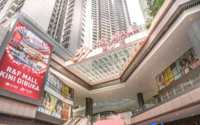 R&F Summer Suite 2B2B Walking to CIQ – Exterior – Johor Bahru