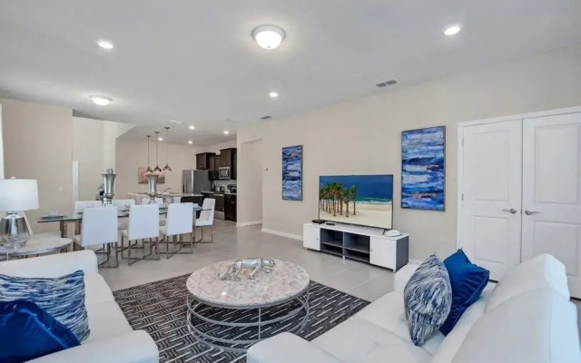 1220aloha 6 Bedroom Villa by Redawning