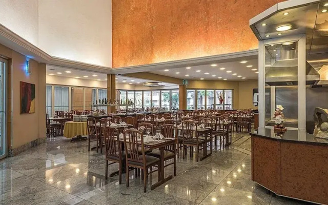 Actuall Convention by Summit Hotels