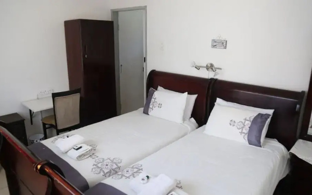 Roba Monakedi Guest Lodge
