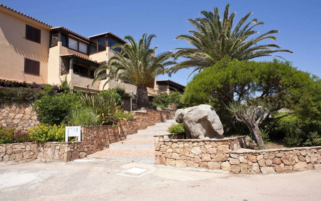 Baia de Bahas Residence