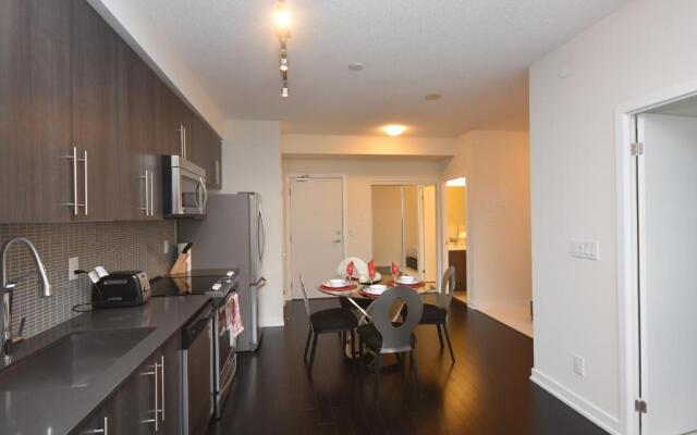 Royal Stays Furnished Apartments - Missisauga City Centre