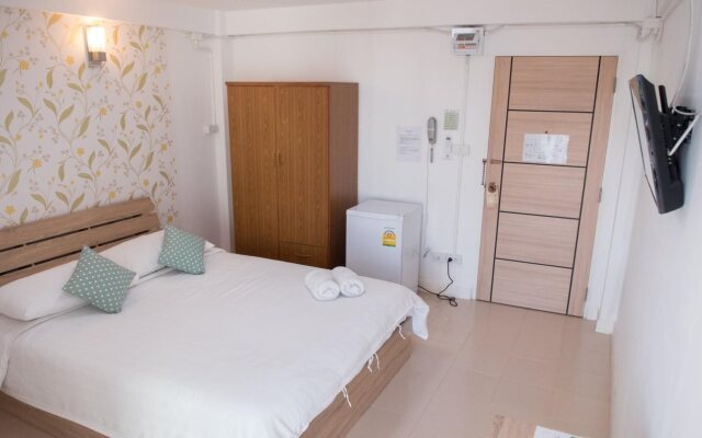 Malizon Hotel & Residences