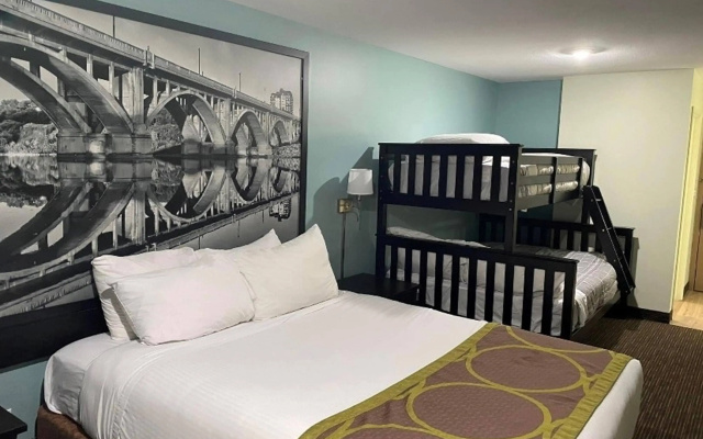 Super 8 Motel - Grove City