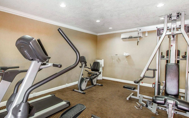 Econo Lodge Inn & Suites Mesa
