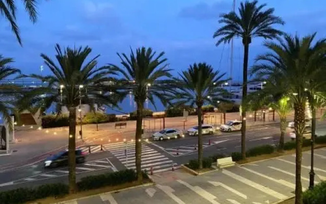 1ere ligne vue port et mer