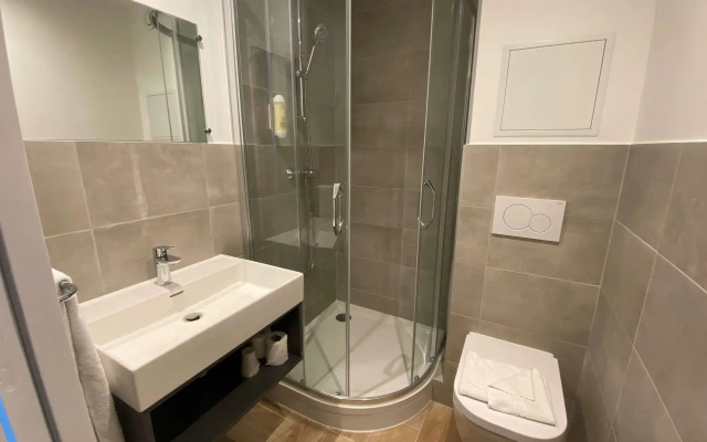 Kyriad Direct Orleans Ouest