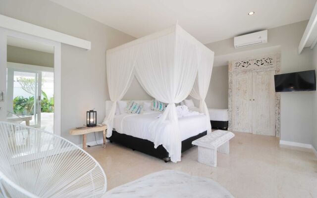 Romantic Jungle Villa, 1 BR, Ubud With Staff