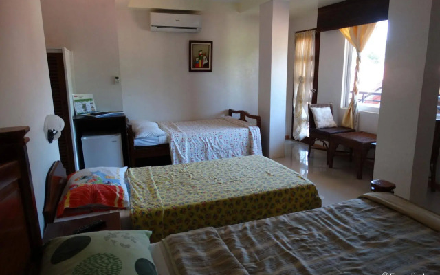 OYO 621 De Loro Inn