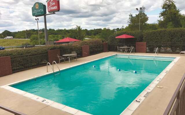 La Quinta Inn & Suites by Wyndham Festus - St. Louis South