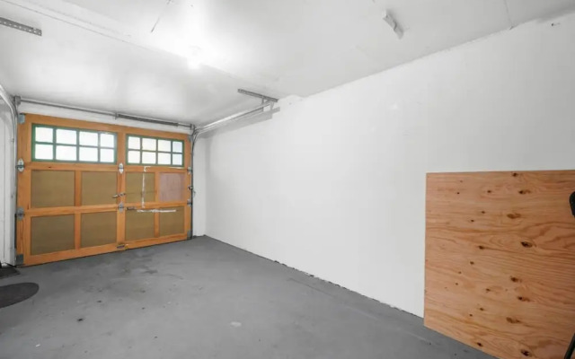 Chic 2BR House Newly Renovated Central Spot