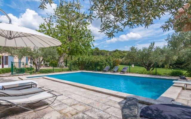 Beautiful Villa in Paradou With Swimming Pool