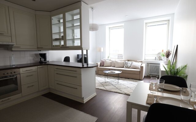 2ndhomes Bright 1BR Home in Kamppi