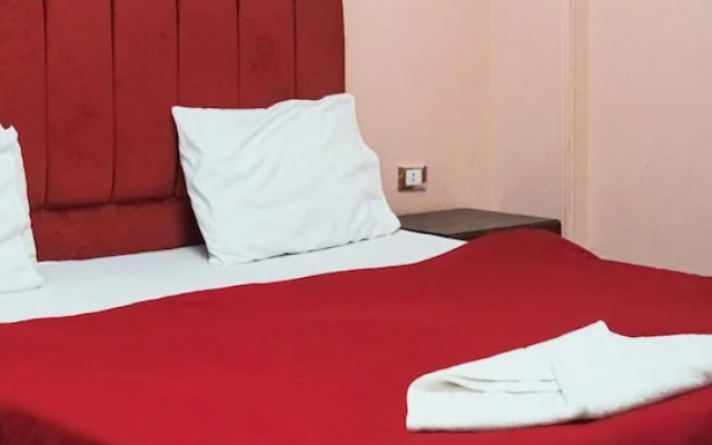 Pyramids stars view Inn