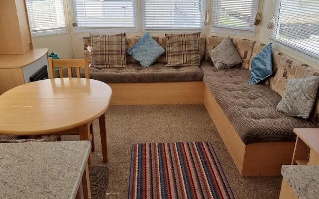 Beautiful 2-bed Caravan in Abergele Town